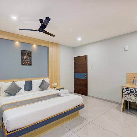 Hotel Park Lane Yelahanka Bangalore Exteriör bild