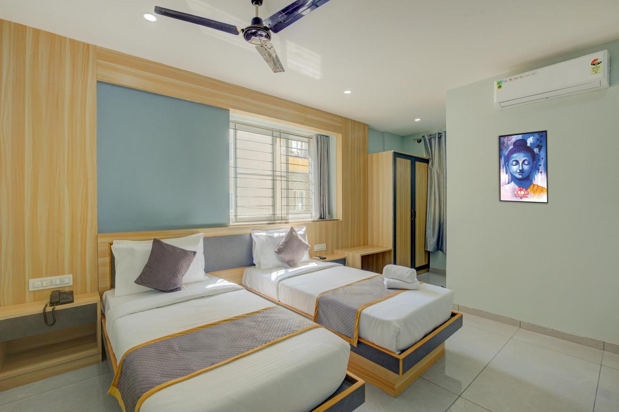 Hotel Park Lane Yelahanka Bangalore Exteriör bild