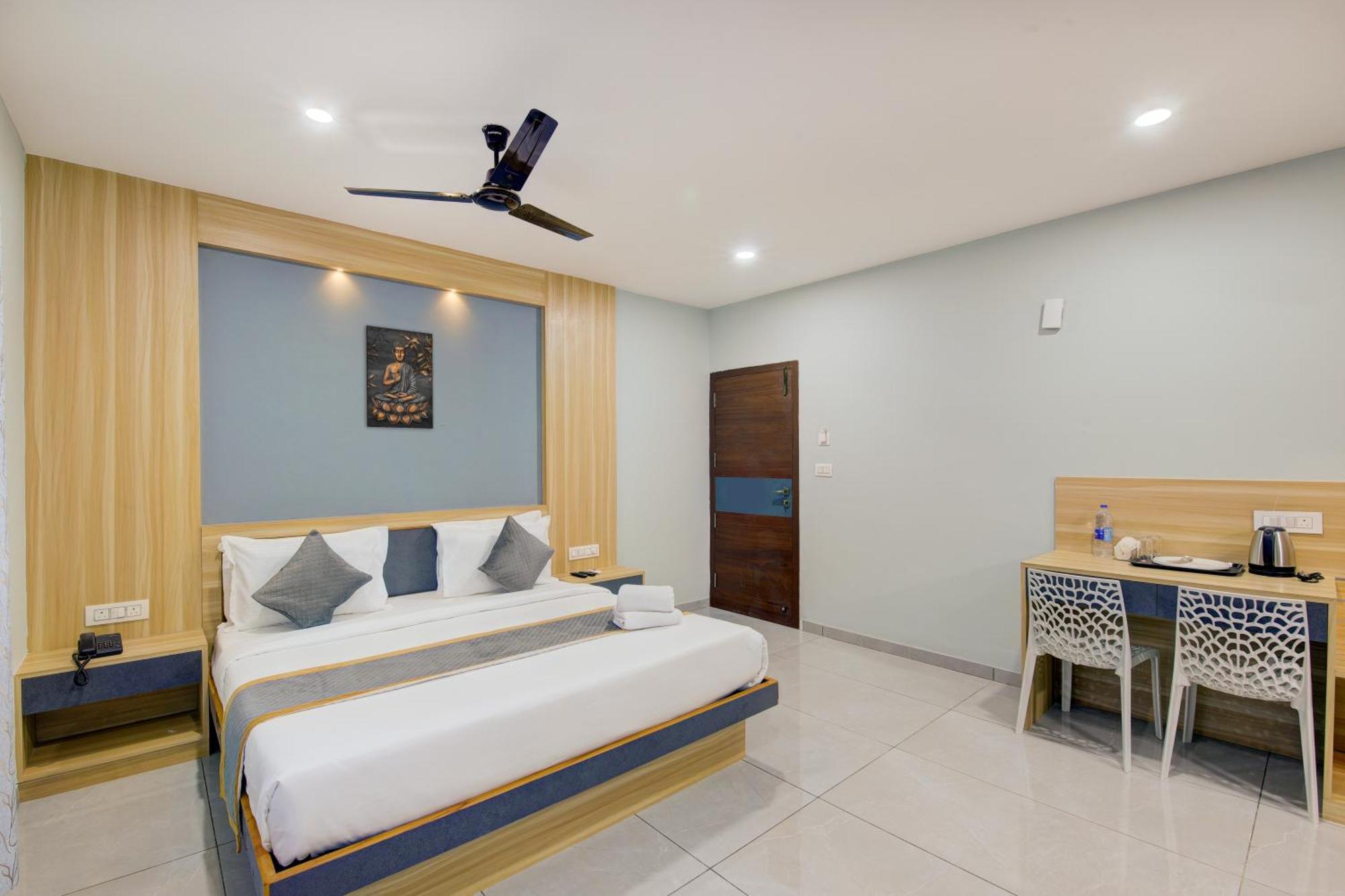 Hotel Park Lane Yelahanka Bangalore Exteriör bild