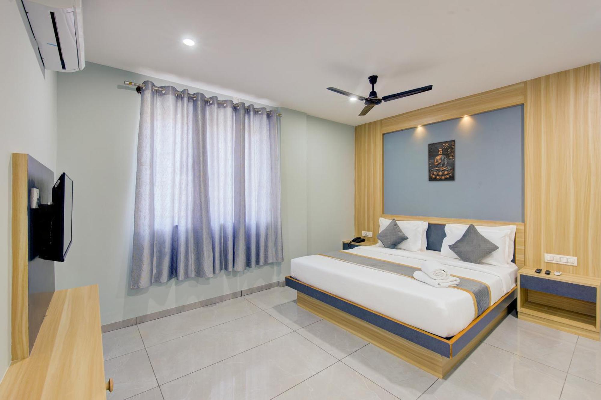 Hotel Park Lane Yelahanka Bangalore Exteriör bild