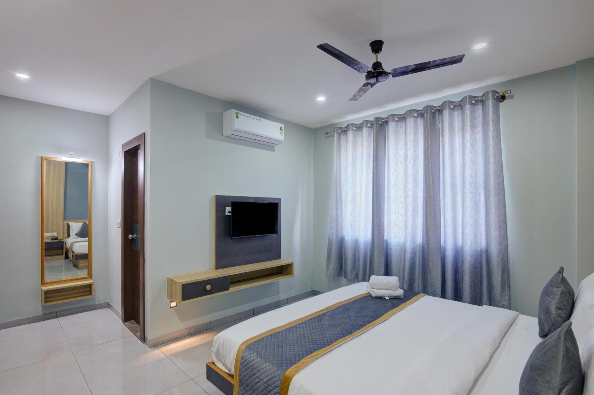 Hotel Park Lane Yelahanka Bangalore Exteriör bild