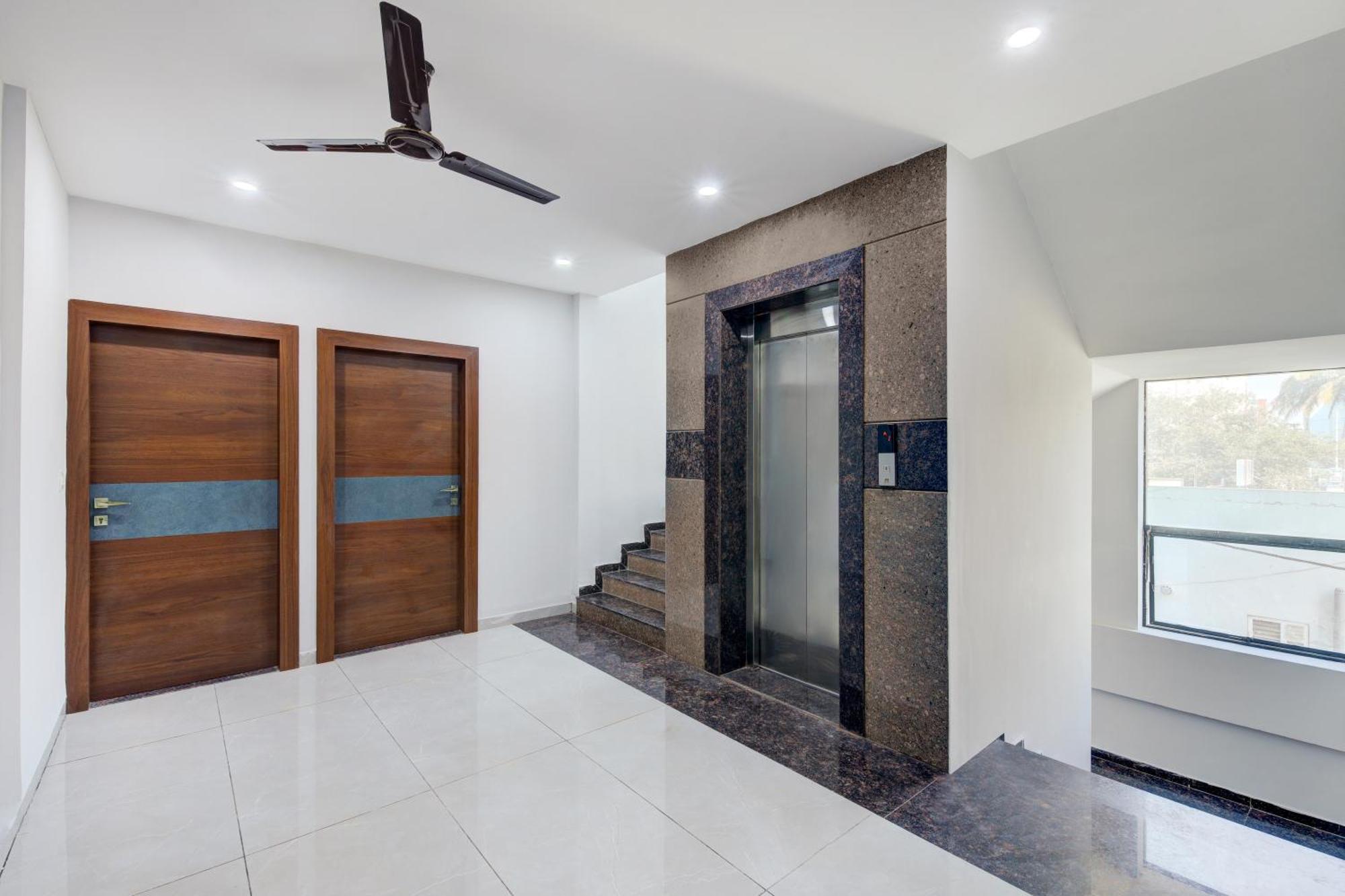 Hotel Park Lane Yelahanka Bangalore Exteriör bild