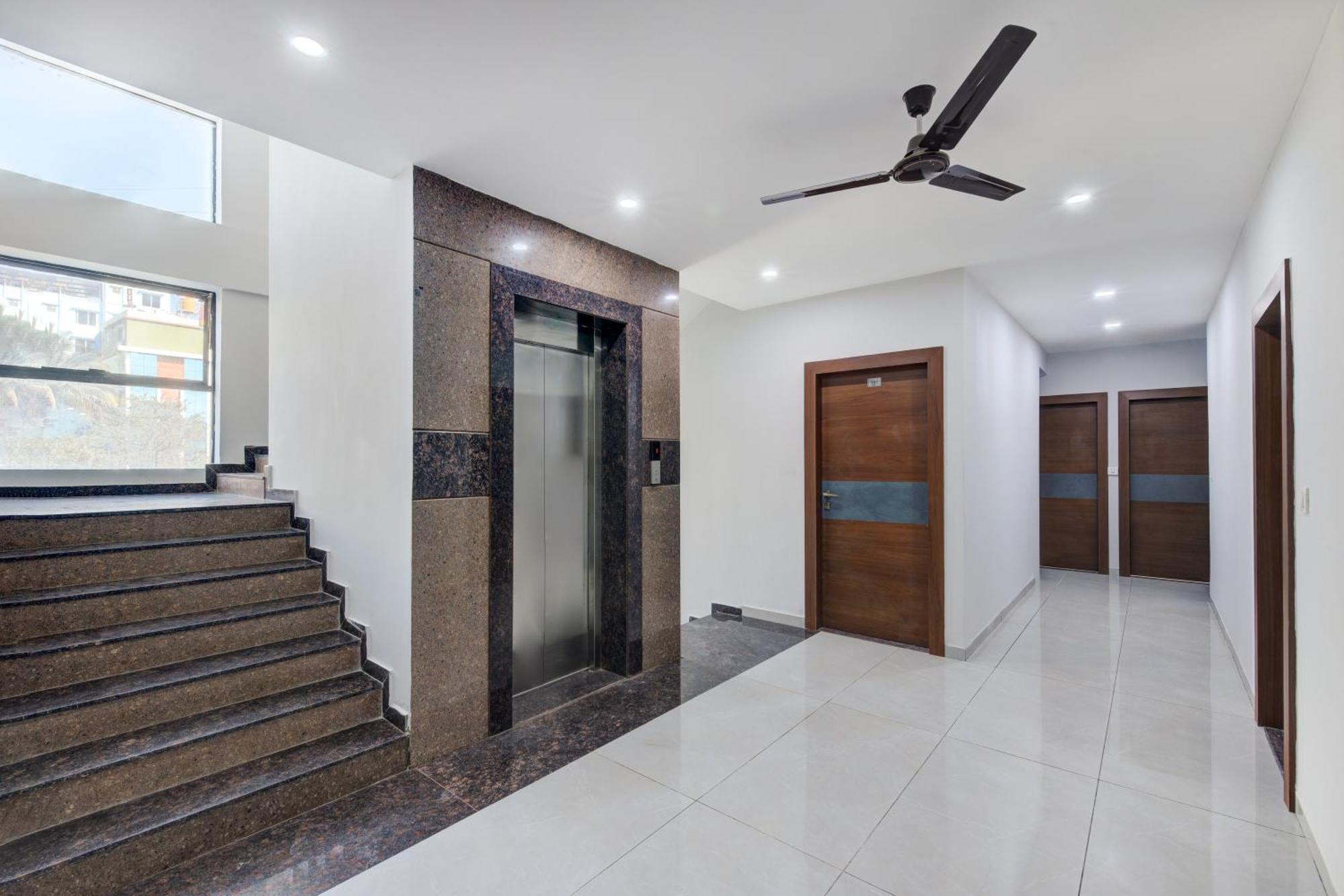 Hotel Park Lane Yelahanka Bangalore Exteriör bild